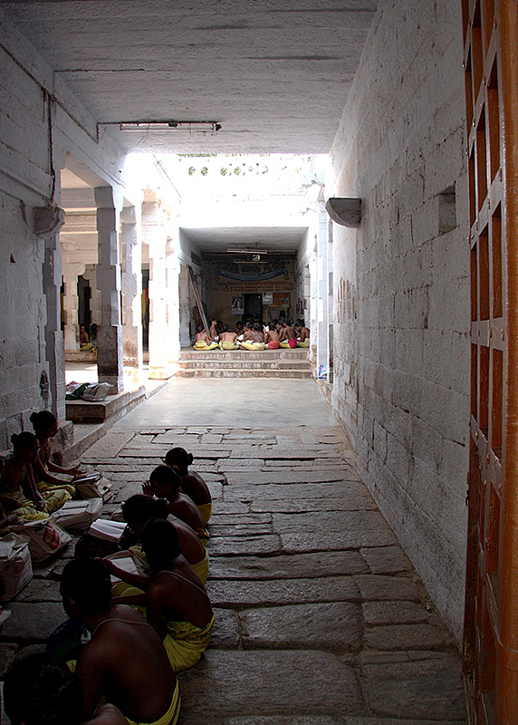 Vedic lessons. India © Sonia Costa